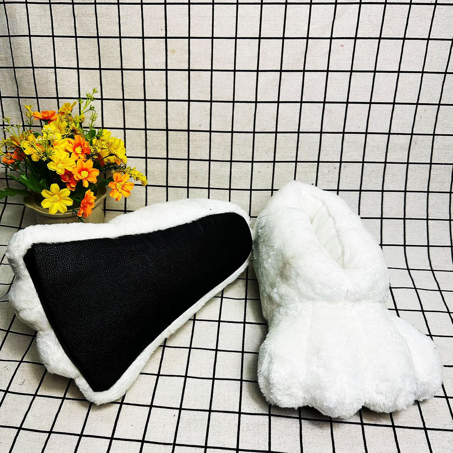 In Stock Rabbit Paw Slippers H - Baby Gate Stairs incelemesi ve fiyatı